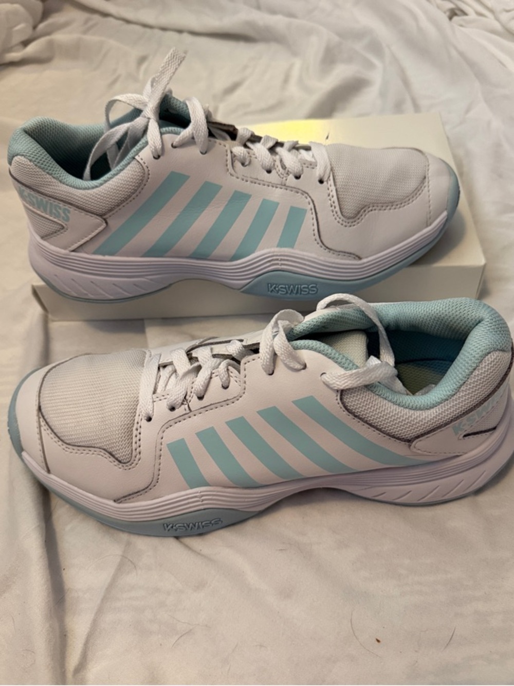 K-Swiss White Pickleball/Court with Light Teal Accents